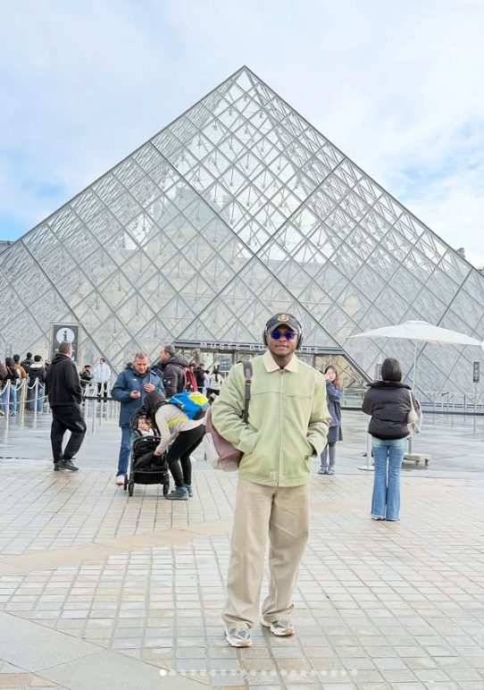 Traveling: the Louvre, Paris
