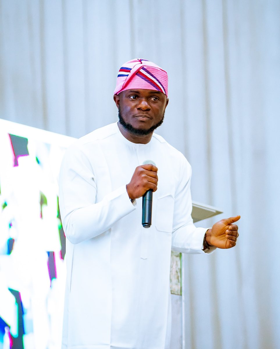 Oluwole Fapohunda speaking in traditional attire